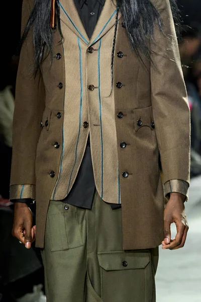 Look 35